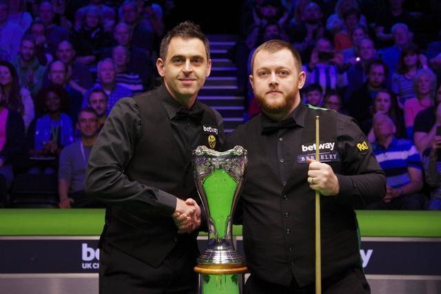 通过在迪拜 通过在迪拜